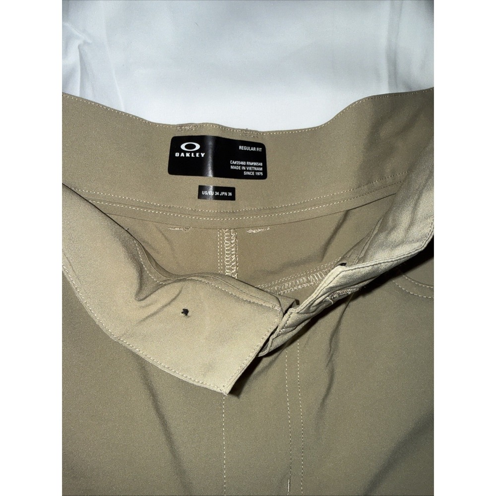 Oakley Chino Shorts Men's 34 Tan Golf Stretch 10" Inseam Performance